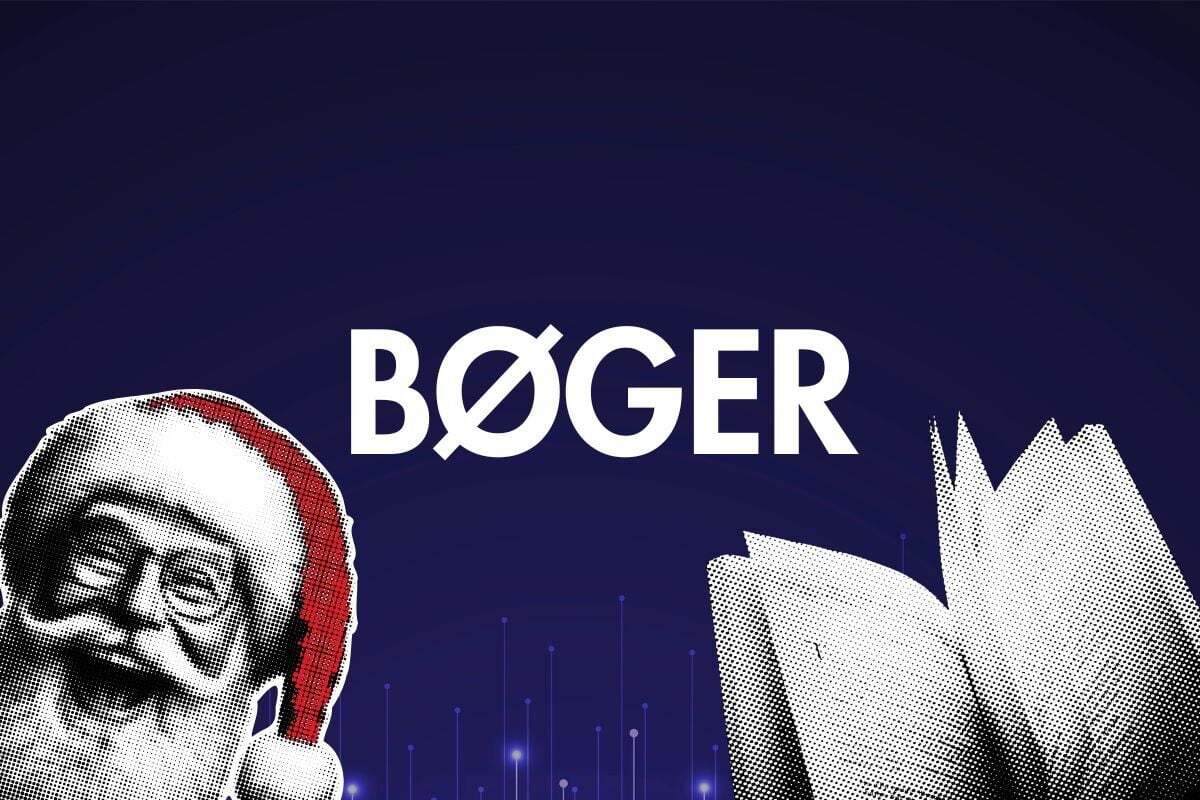 En person sidder hyggeligt med en bog og en kop kaffe i en julestue.